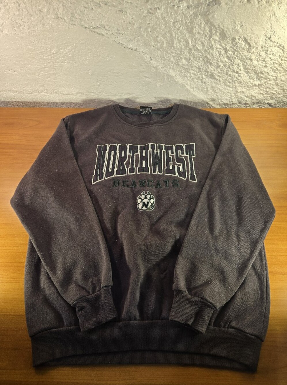 Mens Colosseum Large Northwest Bearcats Crew Neck